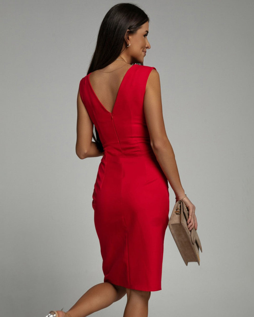 Brenda | Figurbetontes Kleid mit V-Ausschnitt und Schlitz