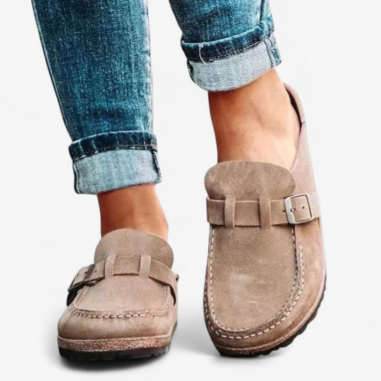 Roswita – Bequeme Slipper mit Schnallendetail